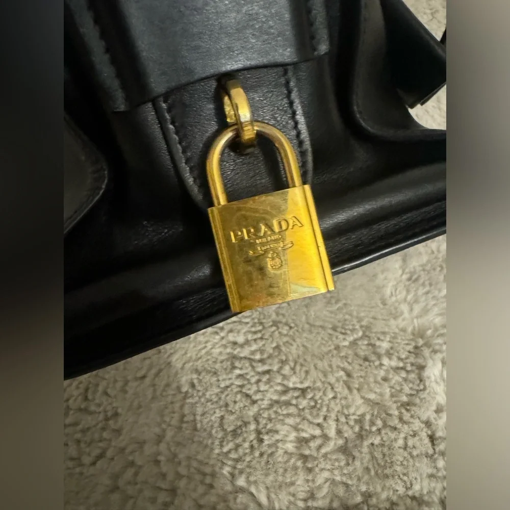 Prada Paradigme Tote Saffiano with City Calf Medium in Black with Gold Hardware - Picture 7 of 15